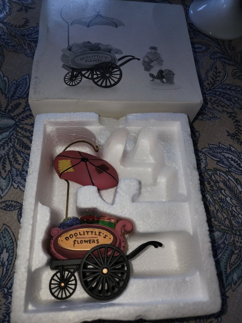 DEPT 56 CHELSEA MARKET FLOWER MONGER AND CART - NEW WITH TAGS